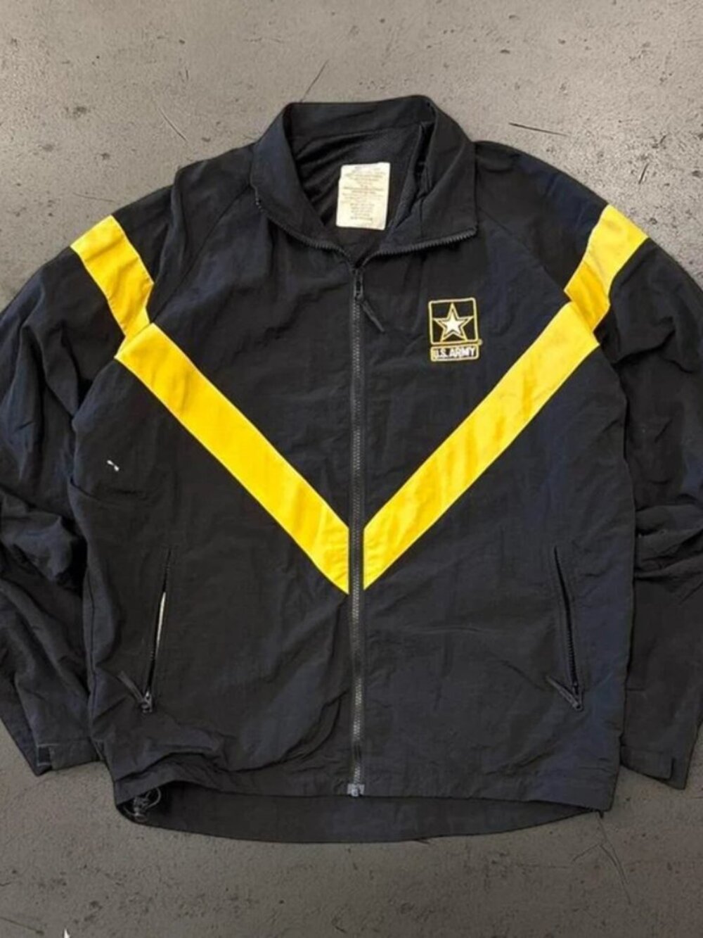 Beautiful vintage 90s U.S. Army windbreaker jacket